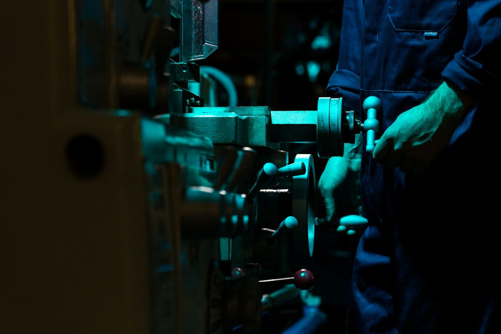 Mentenanță la un utilaj industrial